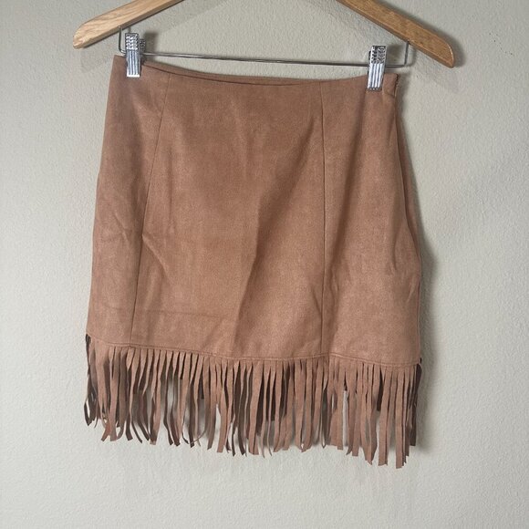 New NWT Relish NoLess Fringe Faux Suede Mini Skirt Size Medium - Picture 4 of 11